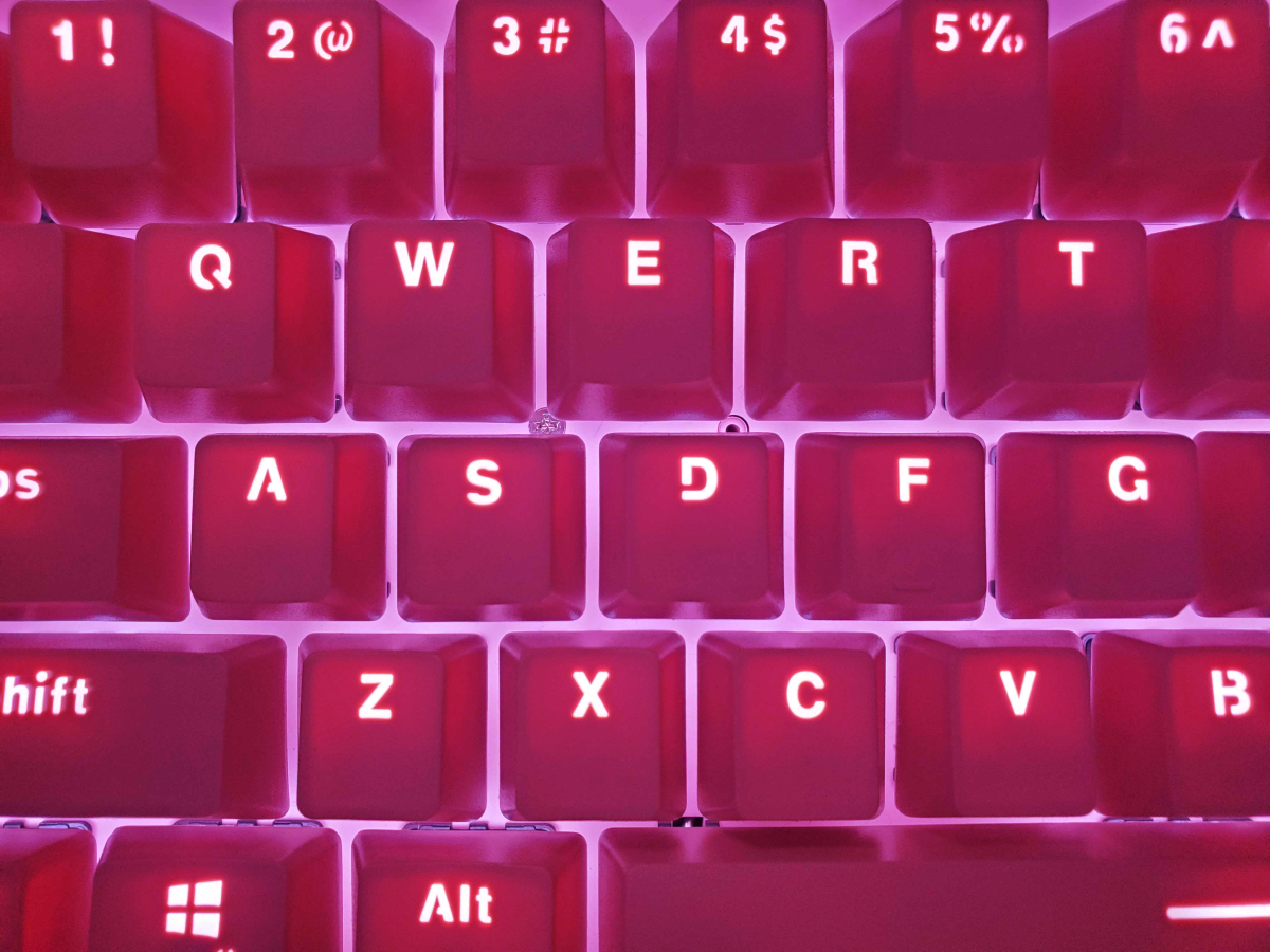 Guts and wires inside of Suzu