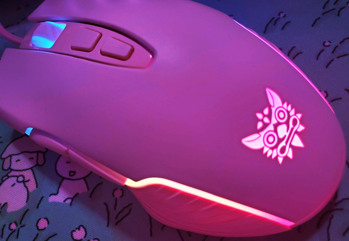 Guts and wires inside of Suzu